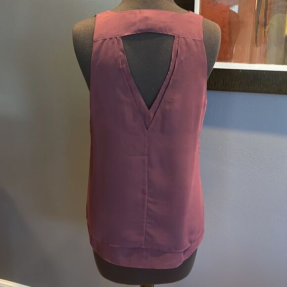 Banana Republic purple fig double layer V front & back neckline sleeveless top. - Picture 4 of 5